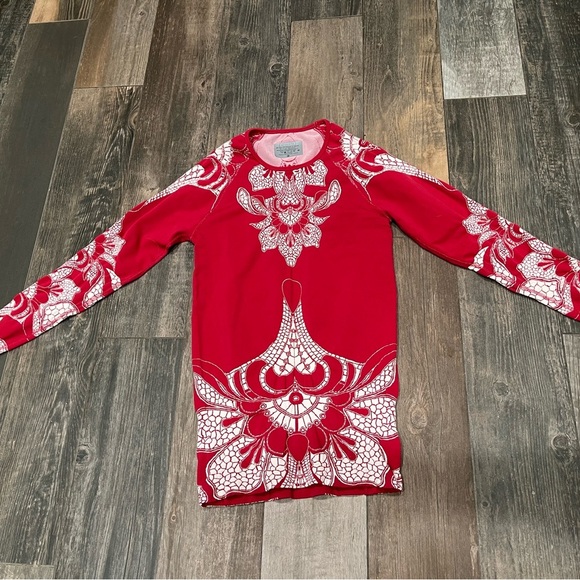 Athleta Tattoo Twist Long Sleeve Stretchy Knit Red White Top Sz Medium - Picture 6 of 9